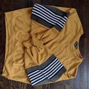 Yellow sweater with baggy sleeves